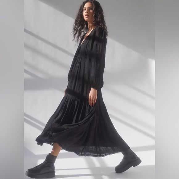 Aritzia Wilfred Whimsy Billowy Black Maxi Dress - Picture 4 of 7